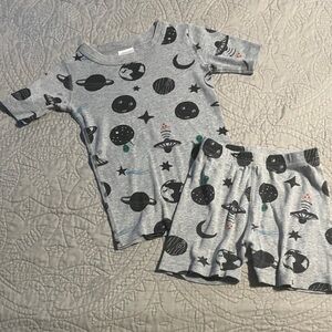 Hanna Andersson Gray Cosmic Kids Pajama Set